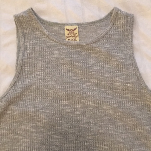 ⭐️ Grey Razorback Tank Top ⭐️ - Picture 2 of 2